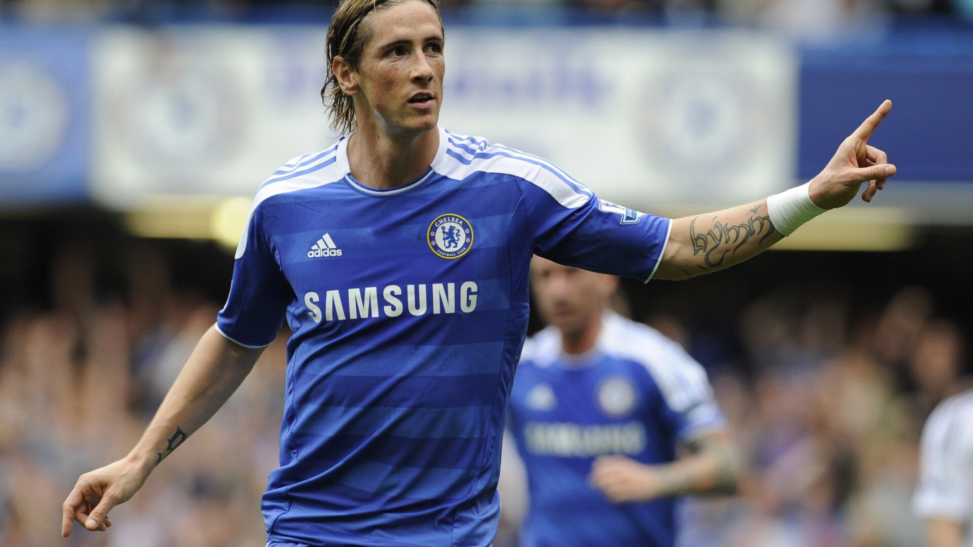 德国男子场地自行车选手在竞速赛中获得第六名，德国骑自行车